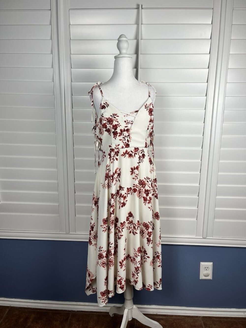 Lulus Women’s Size M Ivory Burgundy Floral Tie Strap Midi Dress